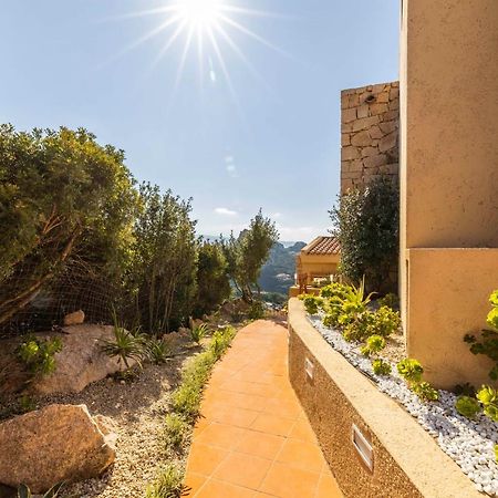 Villa Esmeralda - Free Wifi - With Swimming Pool Коста-Парадисо Экстерьер фото